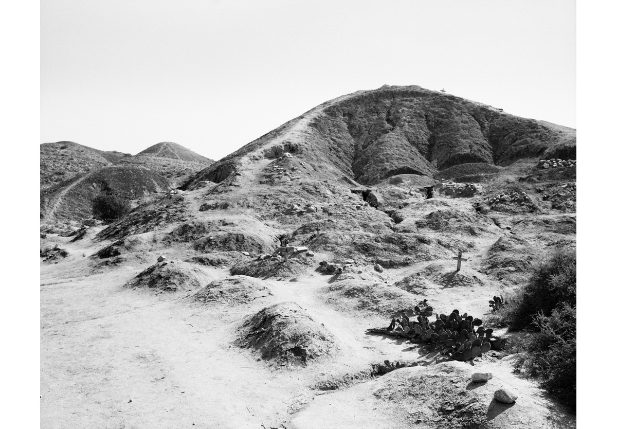  - Hillside graves, Dombe Grande, 2010