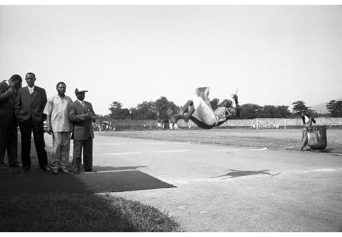 Guy Tillim - Unity day celebrations, Bujumbura, Burundi, 2002