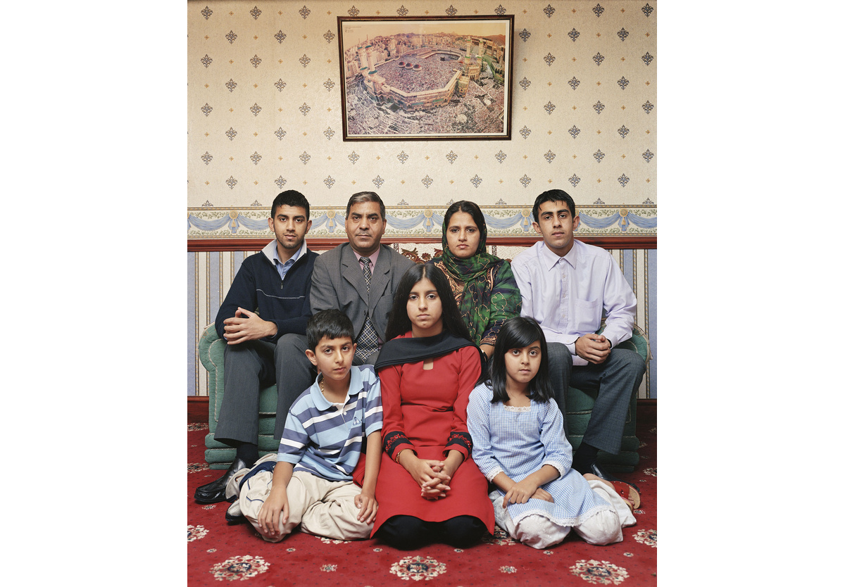 Pieter Hugo - The Zafar family, Birmingham, 2002